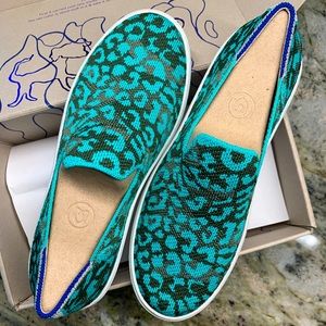 Rothy’s Kids Sneaker in Aqua Camo Cat